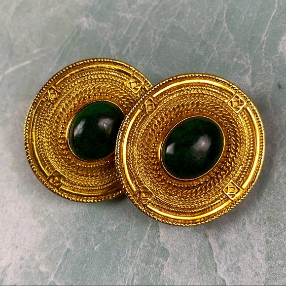 Made in Peru green malachite gold tone oval clip on earrings - Picture 1 of 6